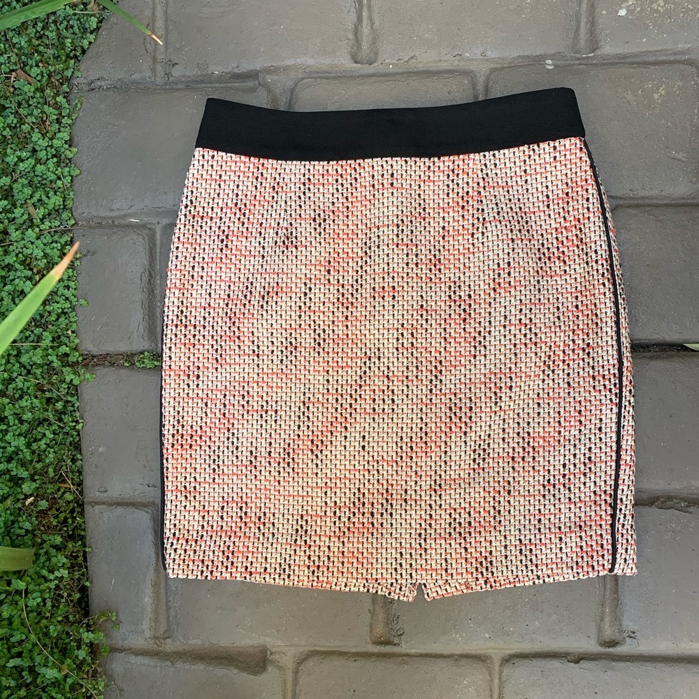 BANANA REPUBLIC Skirt with Black Side Piping